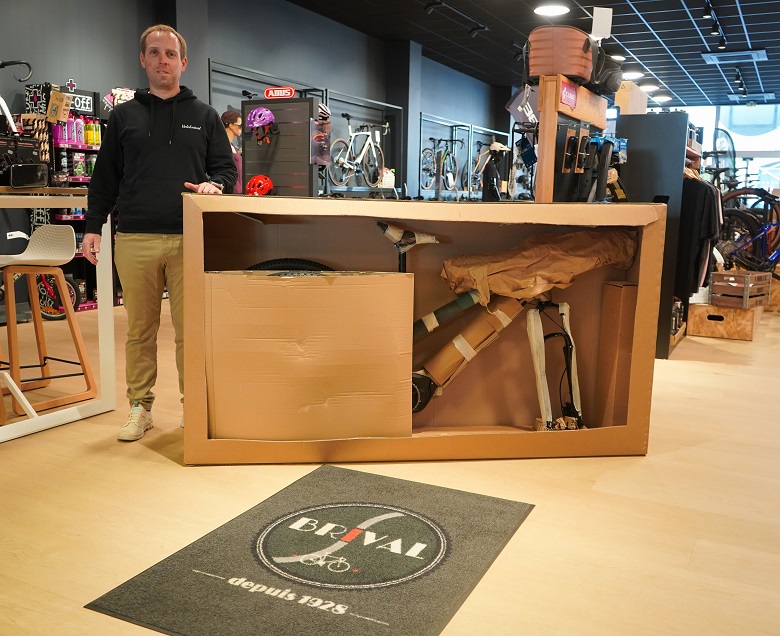 velo dans le carton